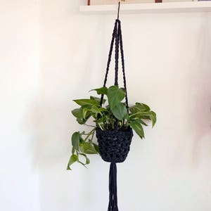 Black hanging planter, crochet plant hanger, monochrome decor, Indoor planter, plant holder, hanging basket, eco homewares, houseplants image 2