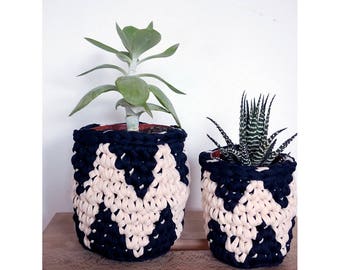 Crocheted plant pot covers, houseplant pots, zig zag design, mothers day gift, desk tidy, cactus and succulent pot cover, indoor planters