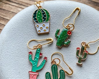 cactus stitch marker, claw clip stitch marker, knit place marker,  knit stitch marker, crochet accessories, gift for crafter, row marker