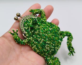Beaded green miniature frog coin purse crochet toad wallet animal bag