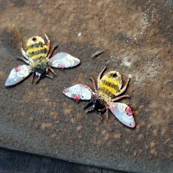 Enamelled copper charms / Bzzzzzz, bees- yellow black mauve White gold/ pieces for creation / craft