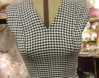 1940's vintage day dress, linen, black and white checks, pleated skirt, sleeveless, crinoline, work or play, dress up or down, retro and fab