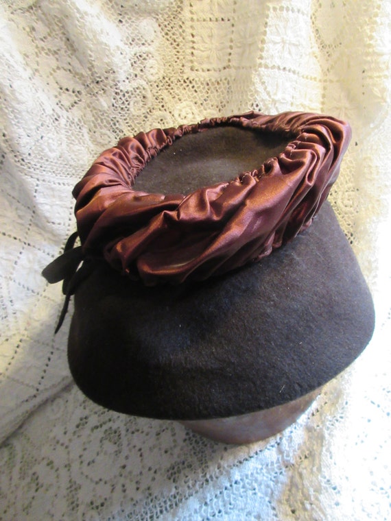 funky 1940's vintage hat, brown felt and sateen, … - image 2