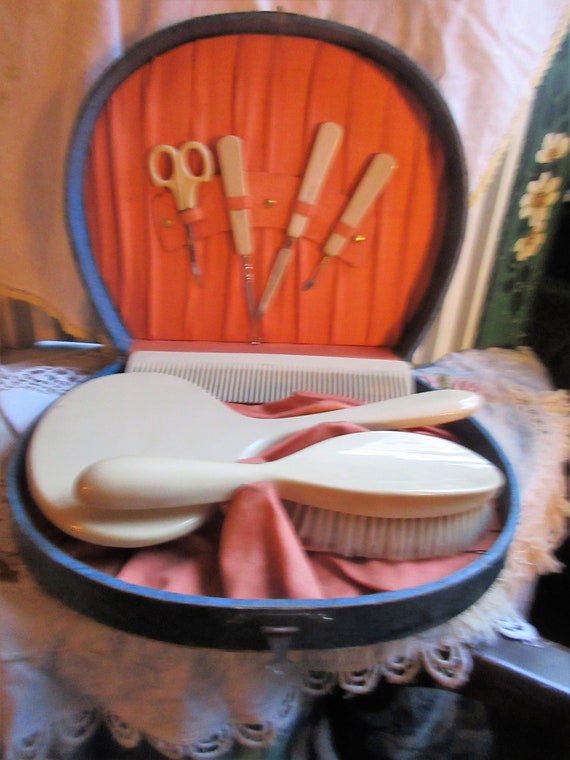 art deco travel case, toiletry case, French Ivory 