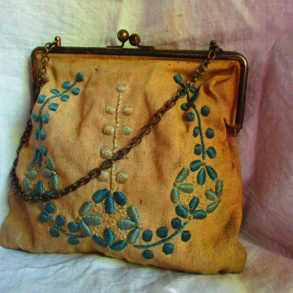antique Edwardian hand embroidered purse, blue silk thread on ecru linen, metal chain/frame, beautiful art nouveau design, simple, lovely