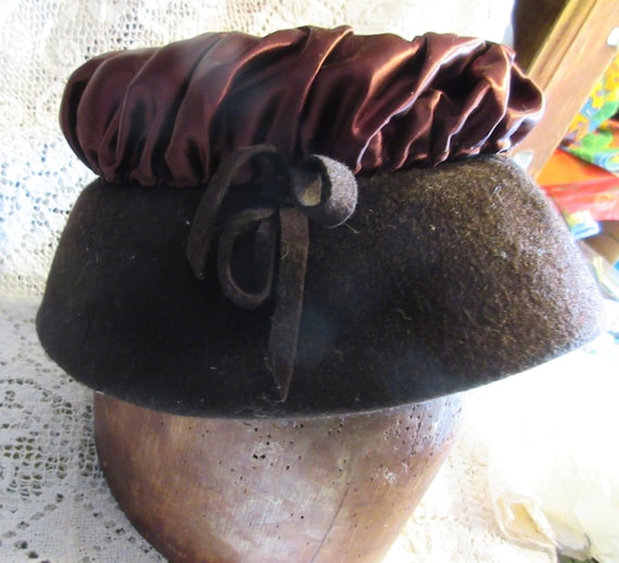 funky 1940's vintage hat, brown felt and sateen, … - image 1