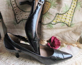 black patent leather shoes, Joan and David, kitten heels, faux alligator, cut out sides, classy quality, 50's styling, excellent condition