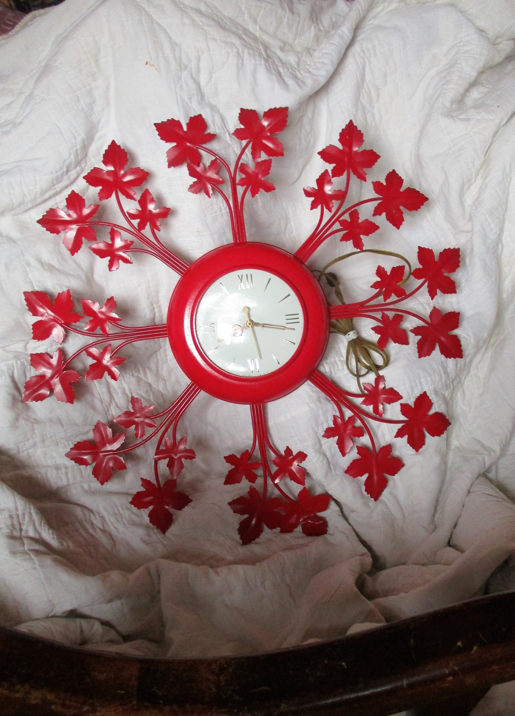 1950〜1960 UNITED Sunburst Clock 50s 60s Authentic 1950's Vintage Red Starburst Wall Clock, Working, United