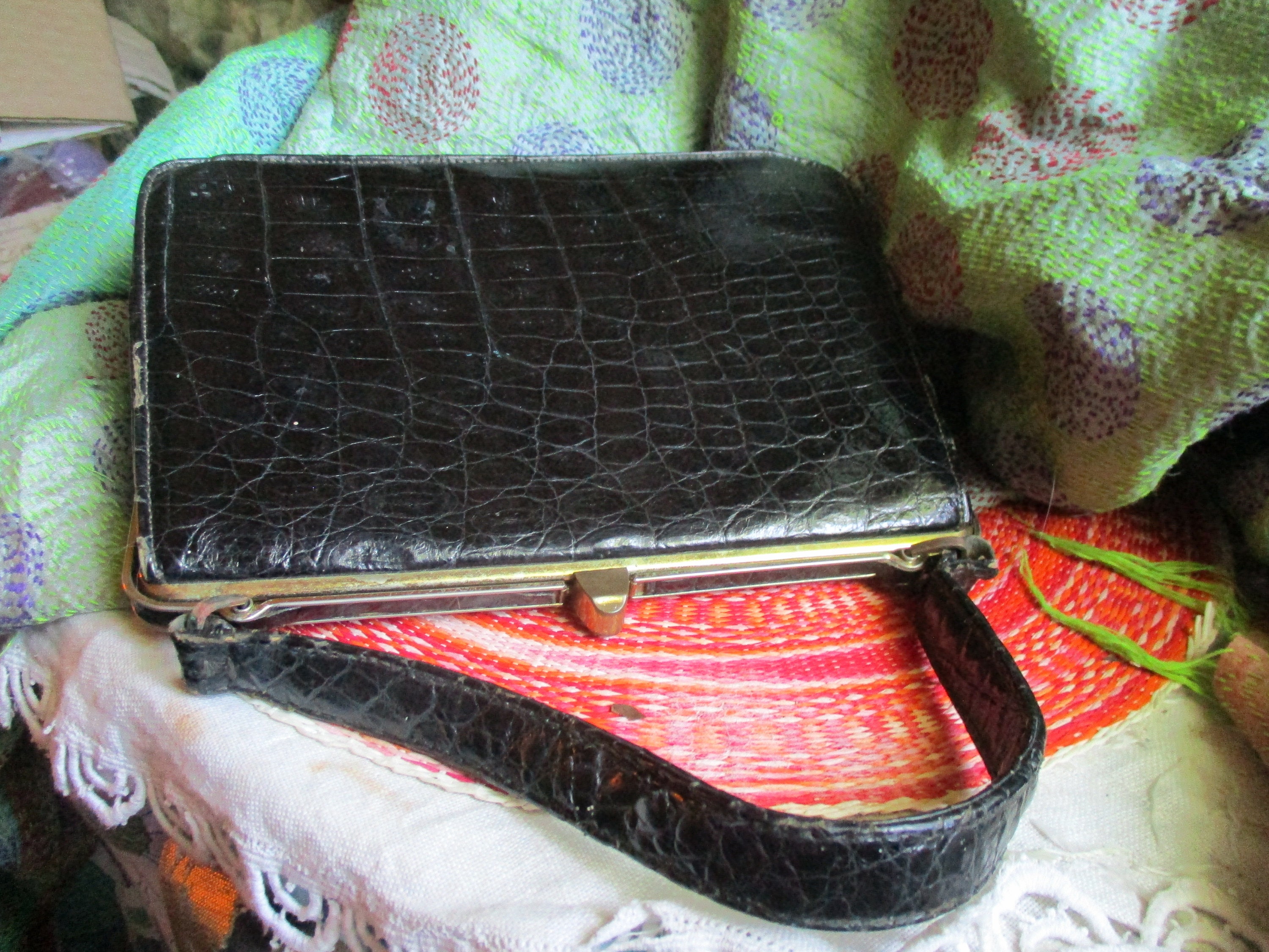 バッグ leather gimmick hand bag black Alexander Mcqueen Skull Medium Crocodile-effect Leather top