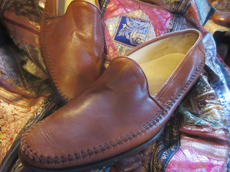work or play hand stitching,leather soles medium brown classic men/'s handmade leather loafers excellent condition classy size 11.5 M