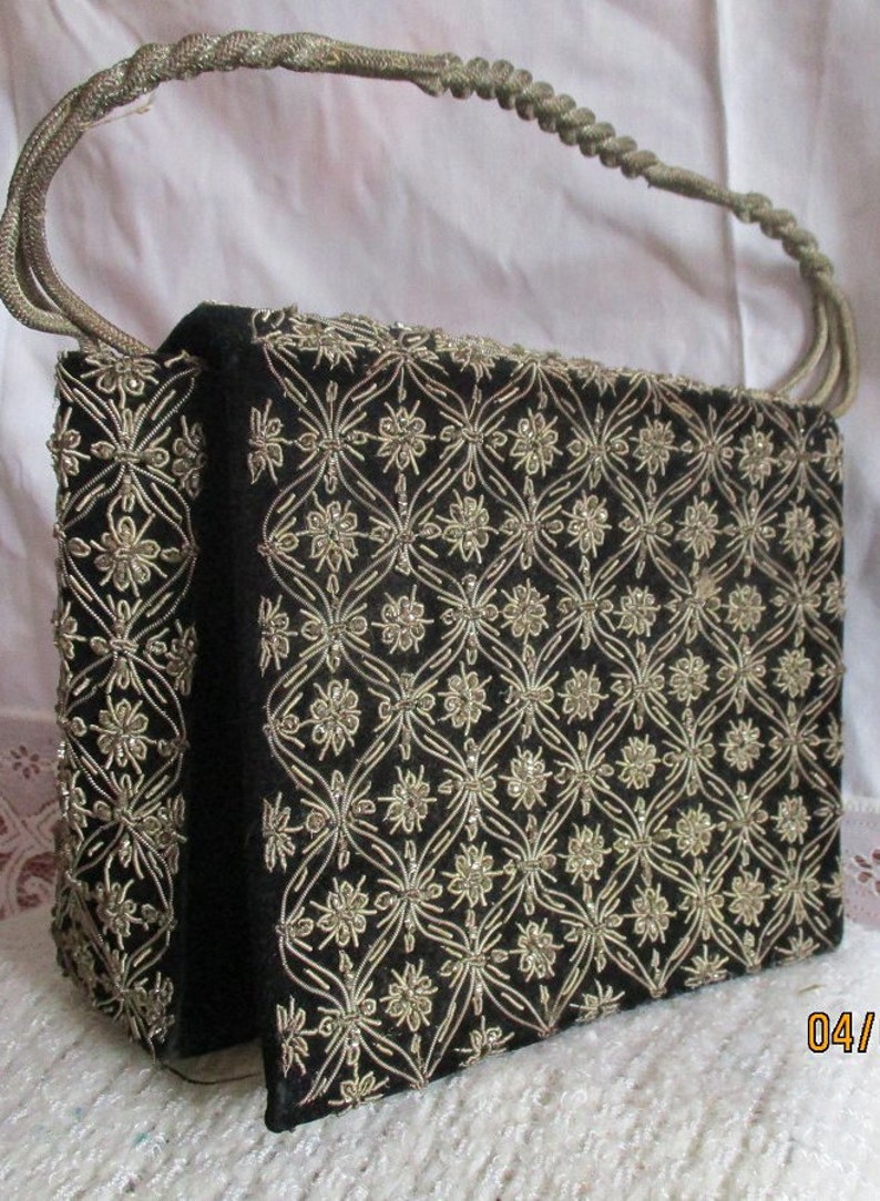 Hand embroidered metallic thread silk handbag, art deco, snap closure, 1930's, evening , box style, excellent condition, collectible image 1