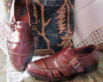 Brown leather casual shoes, Bostonian, made in Italy, unisex, size 9.5, leather uppers/soles, beautifully made, buckle style, vented side