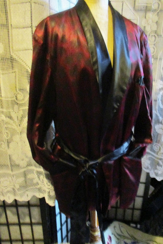 fabulous 1930's men's smoking jacket, red/black sh