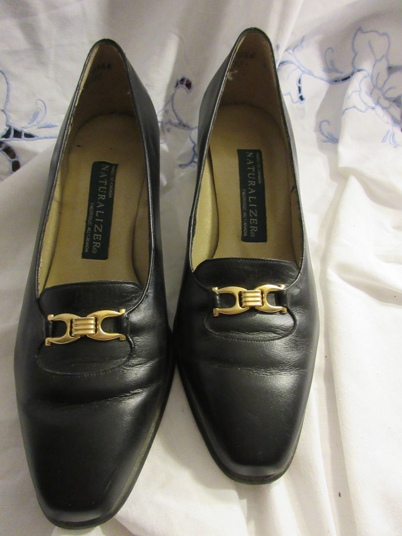 naturalizer black loafers