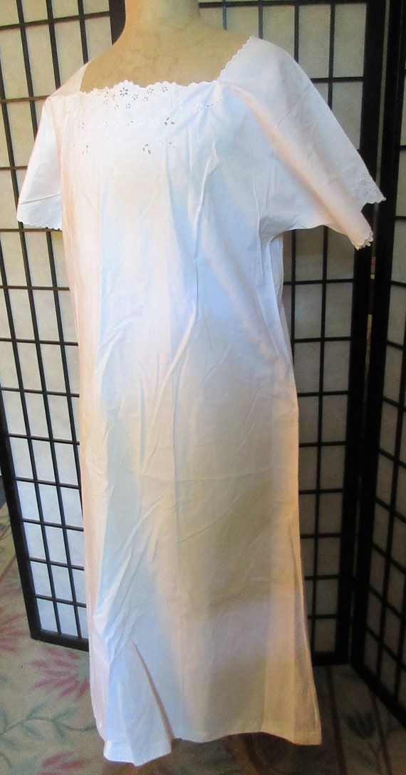 Edwardian nightgown, white cotton, hand embroider… - image 3