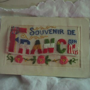 fabuloso cartão postal francês de seda, organza de seda/linha de bordado, frente com aba, bordado, FRANÇA, flores, cartão postal nunca usado, raro eduardiano