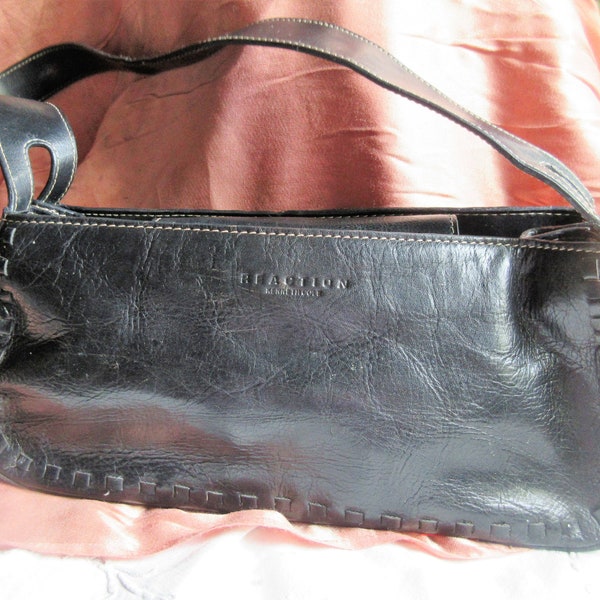 black leather shoulder bag, Kenneth Cole reaction, 1990's vintage, simple style, nice details, quality made, excellent condition