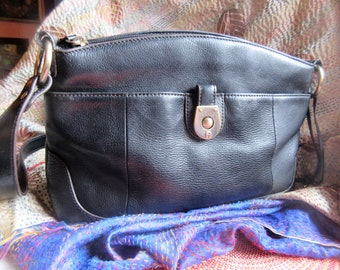 black leather Etienne Aigner shoulder bag, inside/outside compartments, medium size, classic style, work or play designer bag