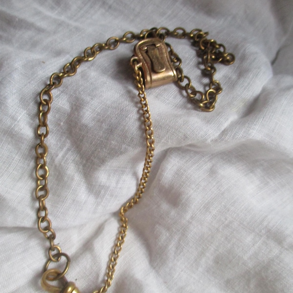 chaîne de montre ancienne et clip, gentleman édouardien, attache intéressante, deux styles de chaîne, excellent état,
