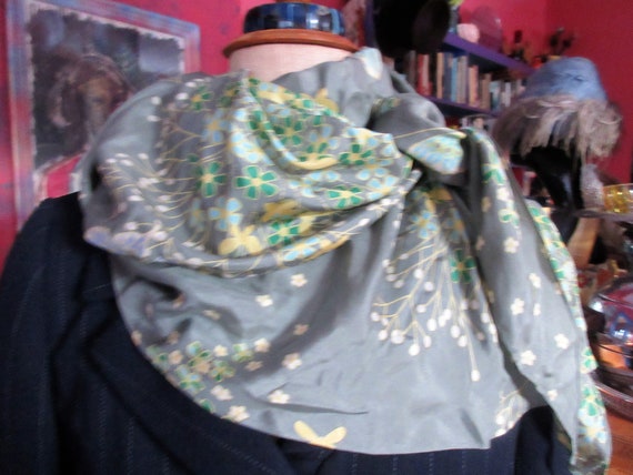 silk shawl, scarf, triangular, grey silk with whi… - image 1