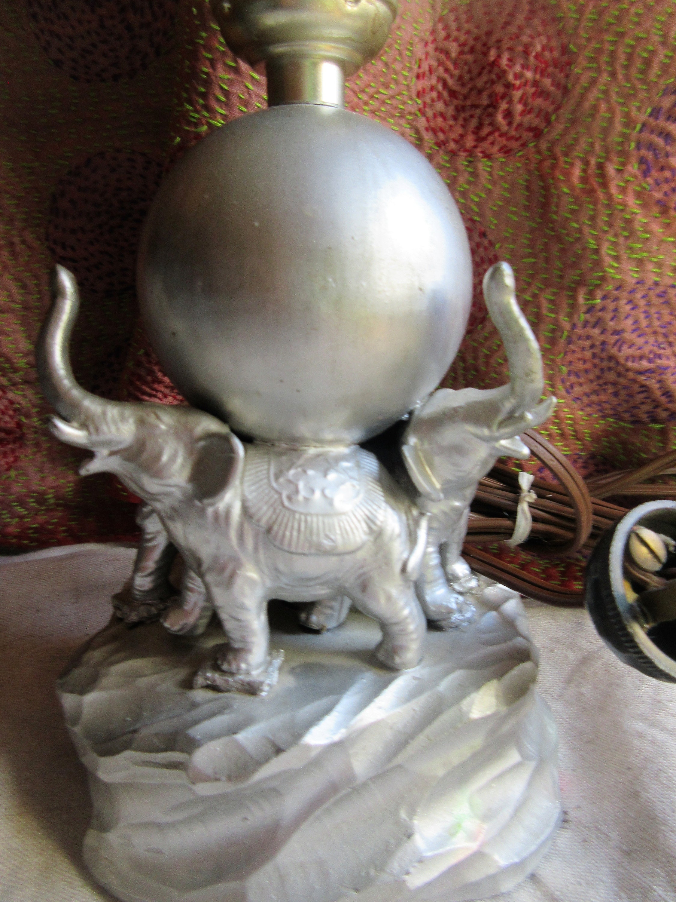 Art Deco Lamp, 3 Elephants With Ball, No Shade, Silver Metal