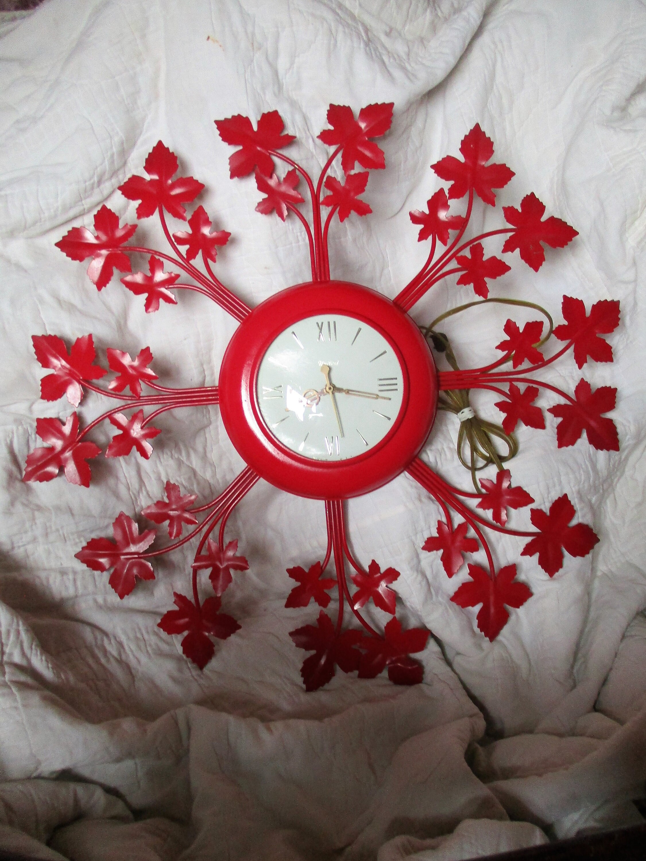 1950〜1960 UNITED Sunburst Clock 50s 60s Authentic 1950's Vintage Red Starburst Wall Clock, Working, United