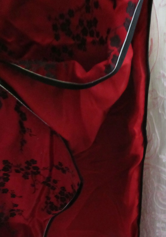 70's Stunning Luxurious Silk Hand Embroidered Cheongsam Dress
