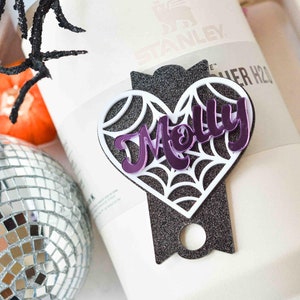 Heart Shaped Spider Web Halloween Stanley Name Plate Lid Toppers Retro Fall Spooky Accessories Personalized Name Tag for Tumbler 40 30 20 oz