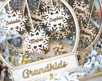 Schneekugel Familie Ornament Weihnachtskugel Personalisiert mit Namen auf Schneeflocke Andenken Oma Geschenk Einweihungsparty Geschenk Neues Zuhause Geschenk