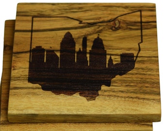 Cincinnati Skyline in Ohio Coaster Set - Housewarming Table Centerpiece - Wooden Coasters Home Kitchen Decor - Wedding Anniversary Gift