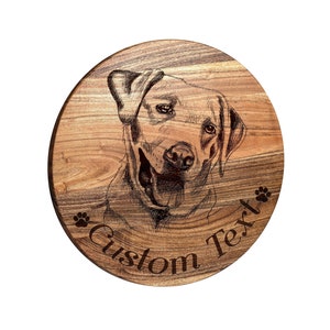 Arte único de la pared labrador retriever - 18 pulgadas de madera grabado signo de pared con perro y texto personalizado - Gran regalo para el amante del perro - laboratorio amarillo
