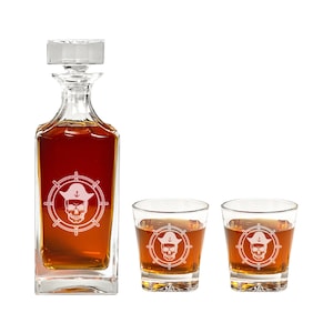 Pirate Theme Decanter Set - Skull Engraved Decanter set - Marauder Bourbon Decanter Set - Buccaneer Whiskey Decanter Set - Pirate Hat Set
