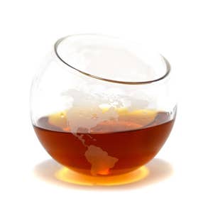 Bourbon Glasses, Etched Globe Rocking Design (Set of Two) Rocks Glasses, Scotch Glasses, Etched Whiskey Glass Set - Valentines Day Gift bild 7