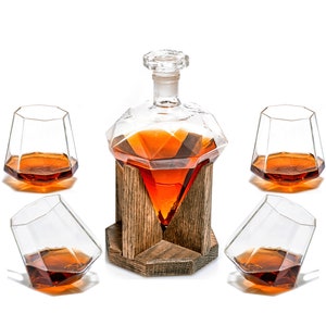 Diamond Decanter Set with 4 Clear Glasses - Classic Barware Diamond Shaped Bottle - Personalized Wedding Gift for Men - Liquor Wine Decor