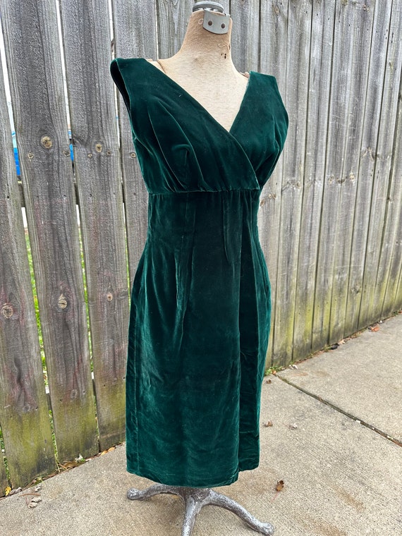 emerald green vintage cocktail dress Emerald Green Velvet Bodice Floral Jacquard Evening Gown – FancyVestido main image 1