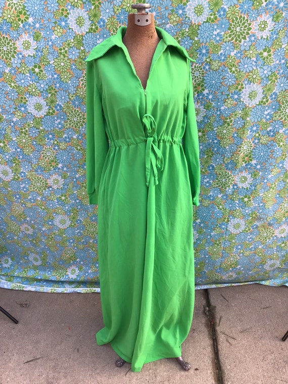 Amazing vibrant green vintage hostess gown - image 2