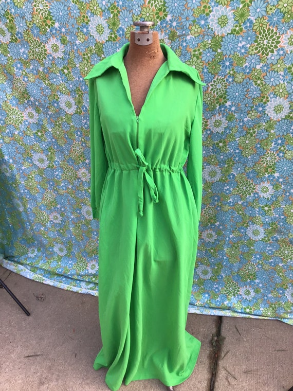 Amazing vibrant green vintage hostess gown - image 1