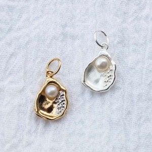 Oyster with freshwater pearl charm, .925 sterling oyster pendant, 18k gold plated oyster pendant with freshwater pearl, CH67