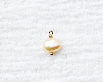Freshwater pearl baroque shape charm, gold filled pearl charm, pearl charm, gold filled wire, wholesale jewelry supplies, CH108