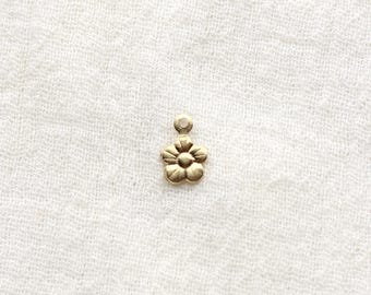 14K Gold Filled Flower Pendant Charm, Small Floral Jewelry Making, Permanant Jewelry, Bulk Wholesale, CH270