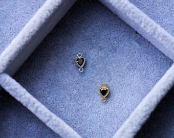 4mm Black onyx heart, vertical heart, gold filled, sterling silver, wholesale connectors, onyx heart, permanent jewelry, CN347