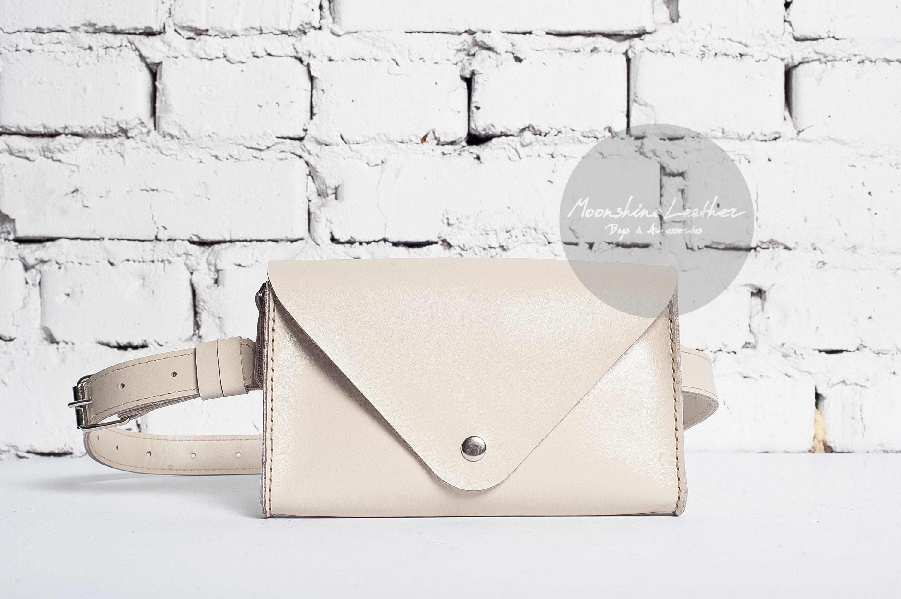 envelope waist bag