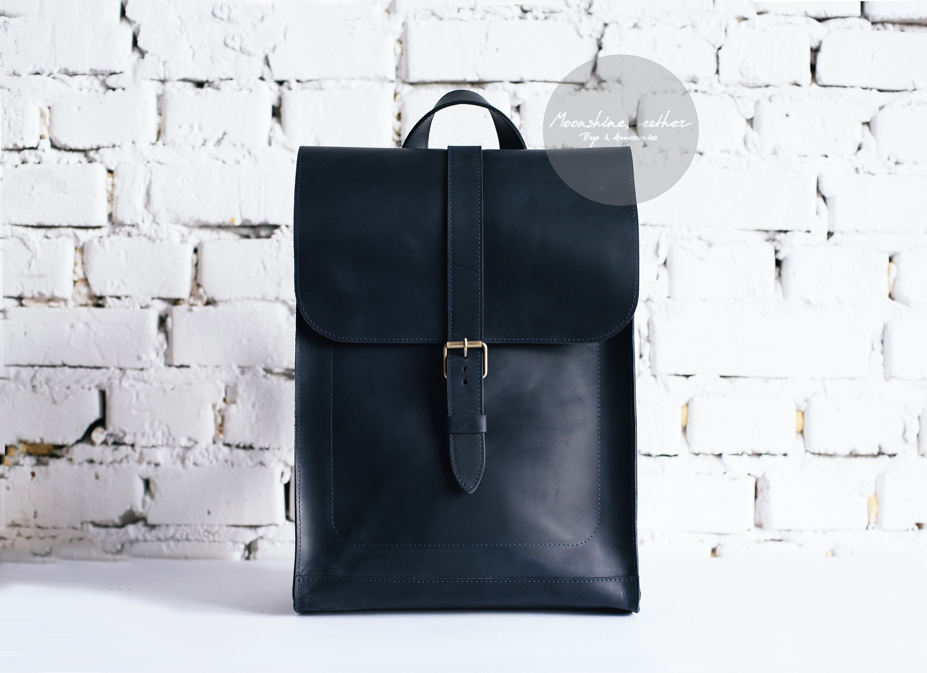leather backpack minimalist