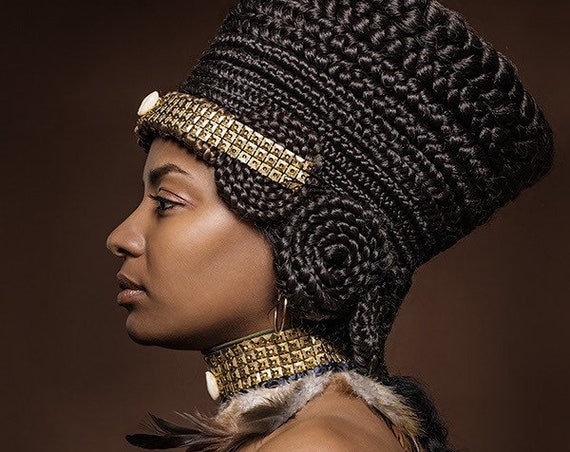FEATHERED NECKPIECE