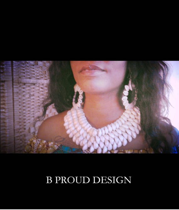 MAJESTIC COWRIE NECKLACE
