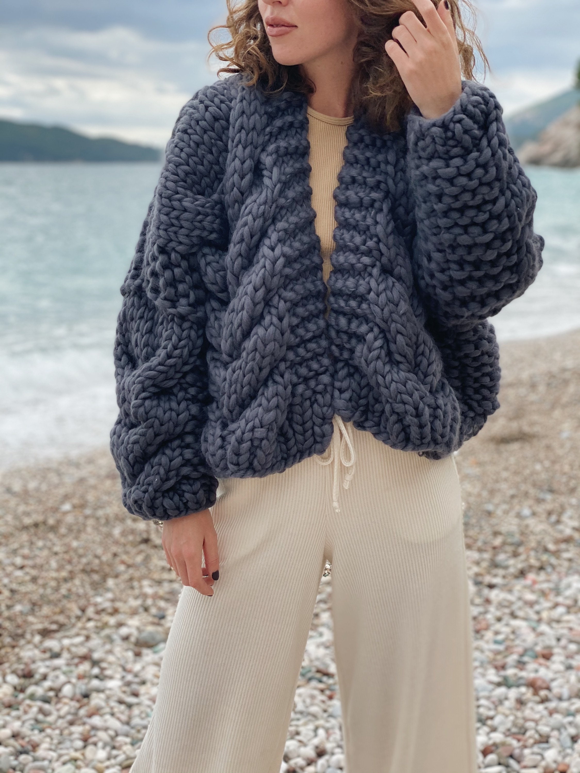 即配送　Layered Cable Knit Cardigan BJ606_BR6564?hei=850&crop=0,0,