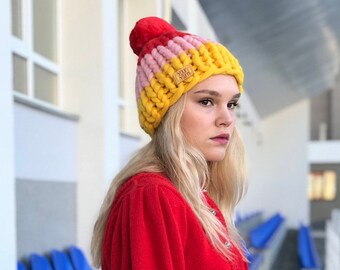 Women's wool knit hat, Knit Beanie, Big yarn Knit Womens Winter Hat with Pom Pom, Merinowool, Handmade.