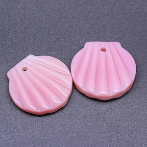 2 pcs of Natural Queen Conch 12mm Shell Charms, Pendant, 1 pcs or 10 pcs, Sea Shell, Ocean Theme Jewelry, WHOLESALE