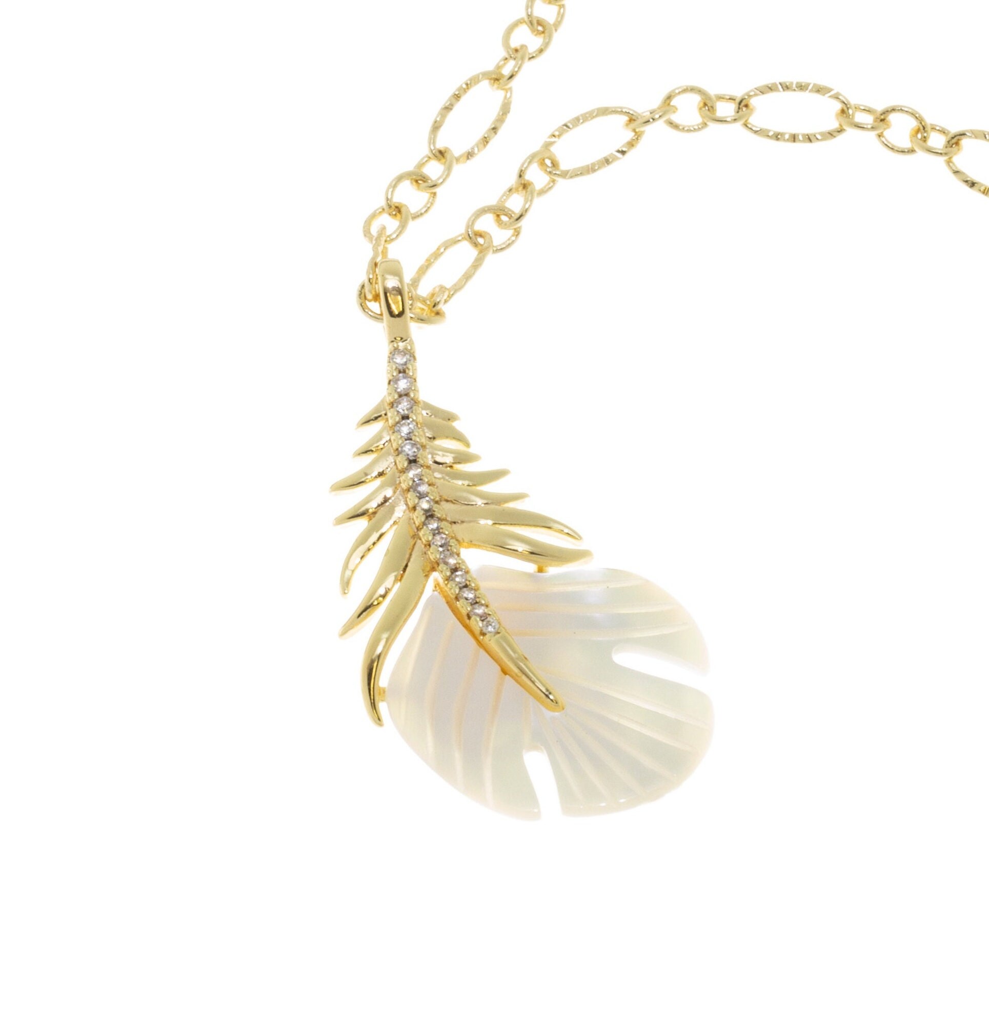 新規購入 With Charm Feather White Charm Leaf Gold Pearl,mop of Mother アクセサリー