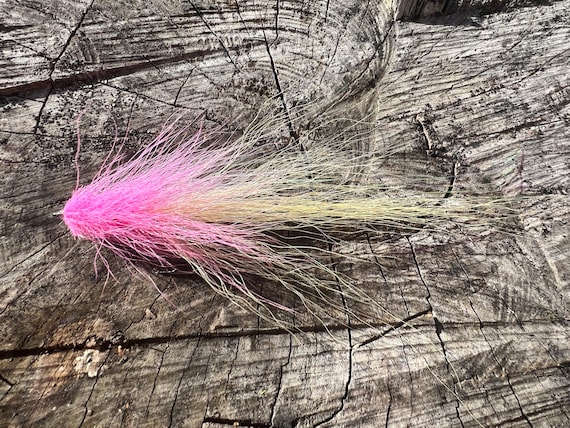 The tara Reid Bulkhead Hollow Fleye Bucktail Deceiver Fly Fishing Fly. -   Canada